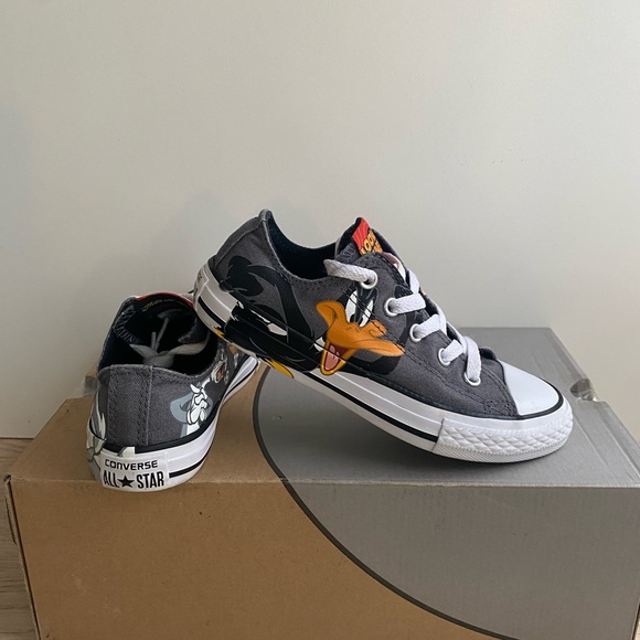 Converse Chuck Taylor All Star Looney Tunes Bugs Bunny Daffy Shoes - Size 13 C - Picture 5 of 13